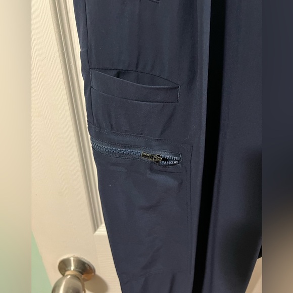 Athleta Woman’s Venture Pants in navy blue. NWOT - Picture 3 of 16